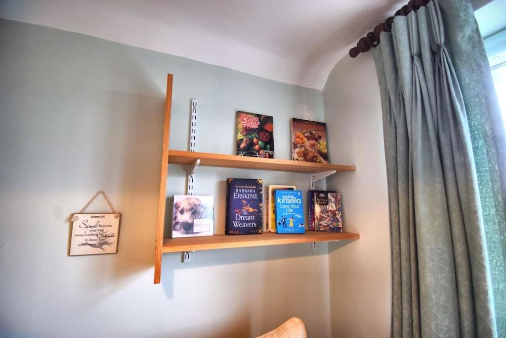 Mermaid Cottages Frinton-on-Sea Bagian luar foto